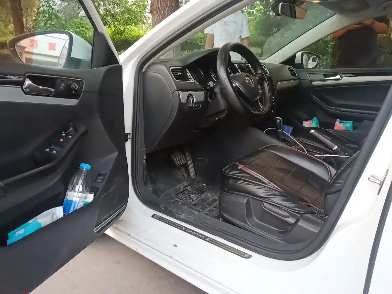 Volkswagen Sagitar 2018 1.6L Automatic Comfort Model — миниатюра 16