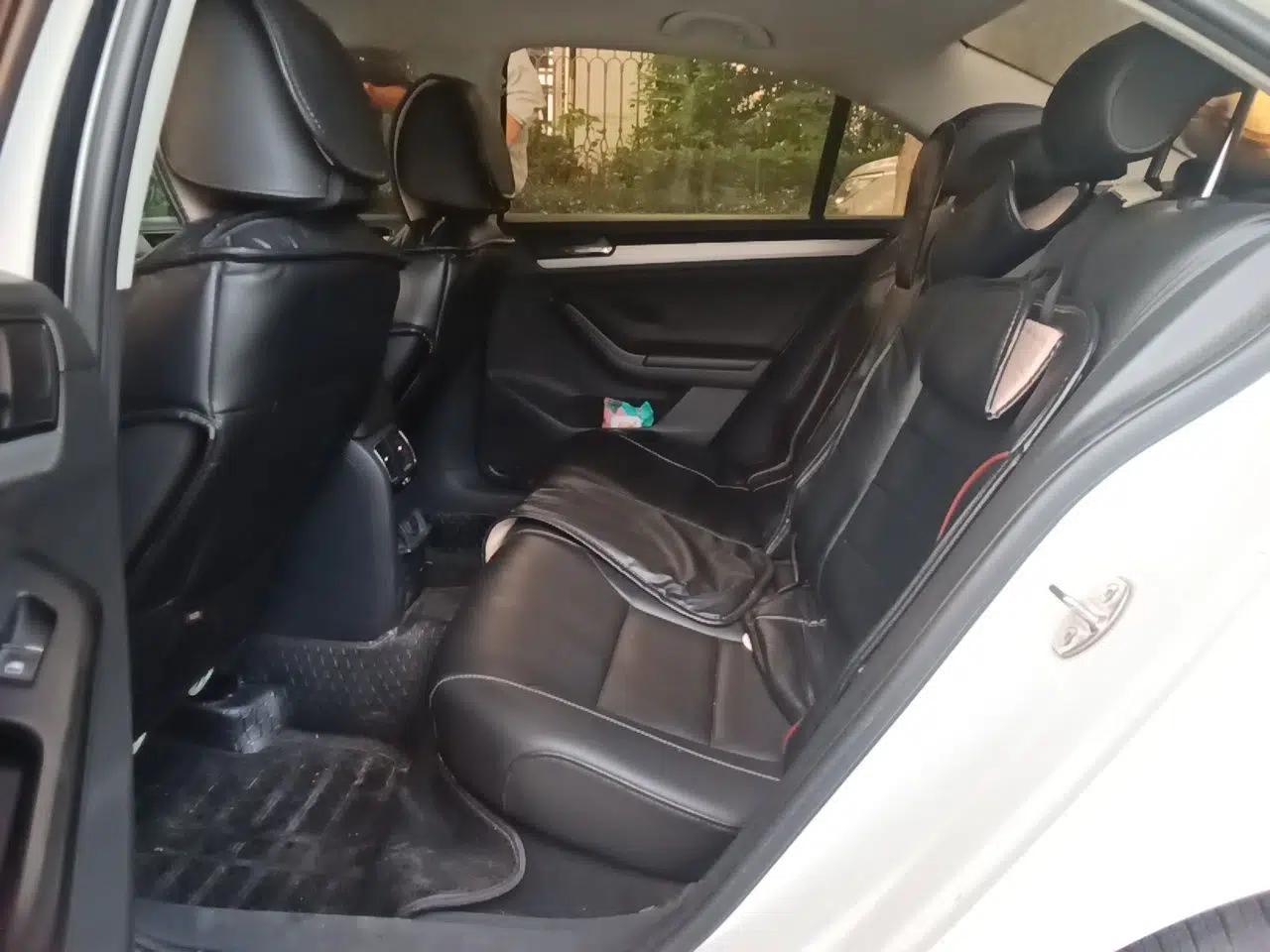 Volkswagen Sagitar 2018 1.6L Automatic Comfort Model — миниатюра 17