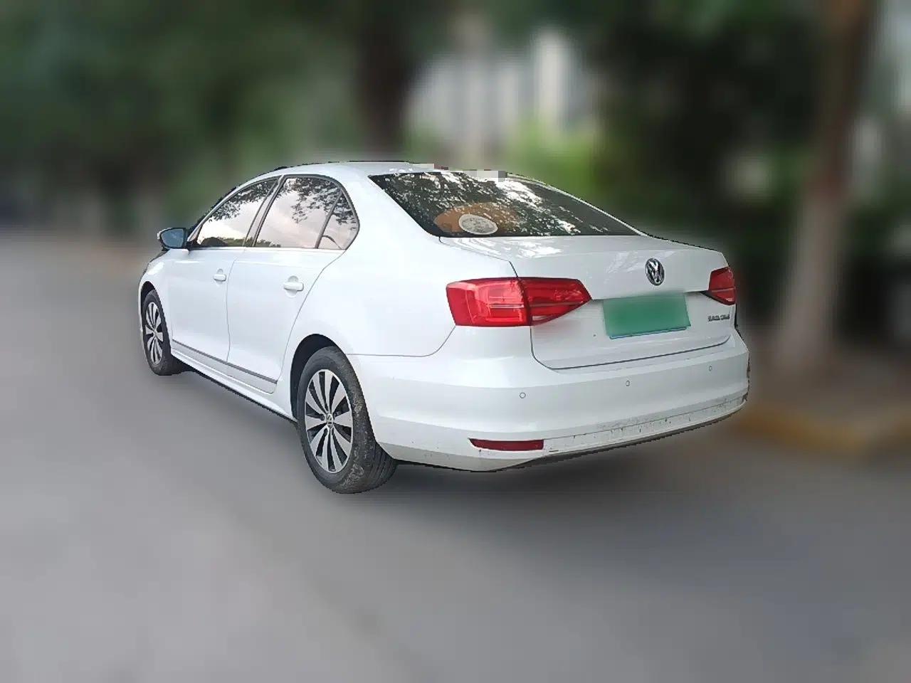 Volkswagen Sagitar 2018 1.6L Automatic Comfort Model — миниатюра 4