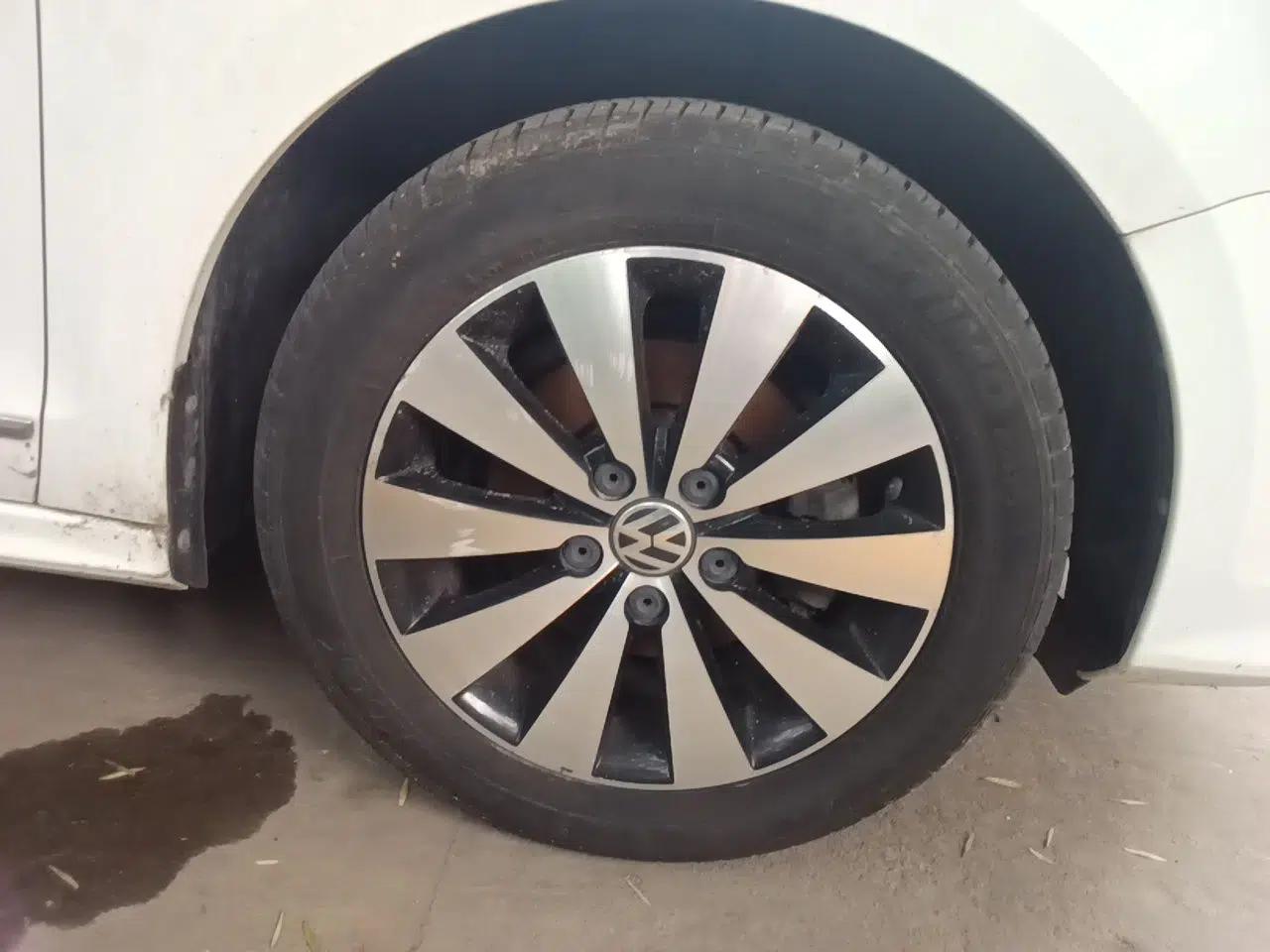 Volkswagen Sagitar 2018 1.6L Automatic Comfort Model — миниатюра 8