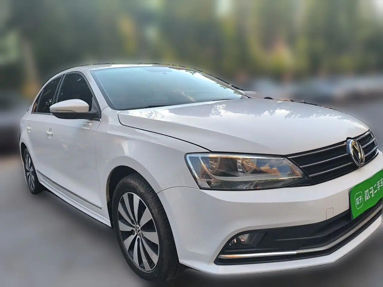 Volkswagen Sagitar 2017 230TSI Automatic Comfort Version — миниатюра 3