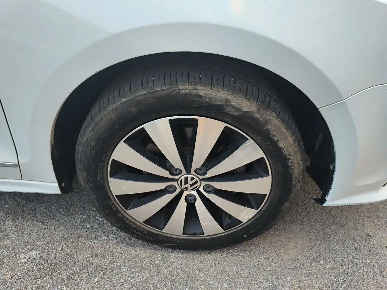 Volkswagen Sagitar 2017 230TSI Automatic Comfort Version — миниатюра 8