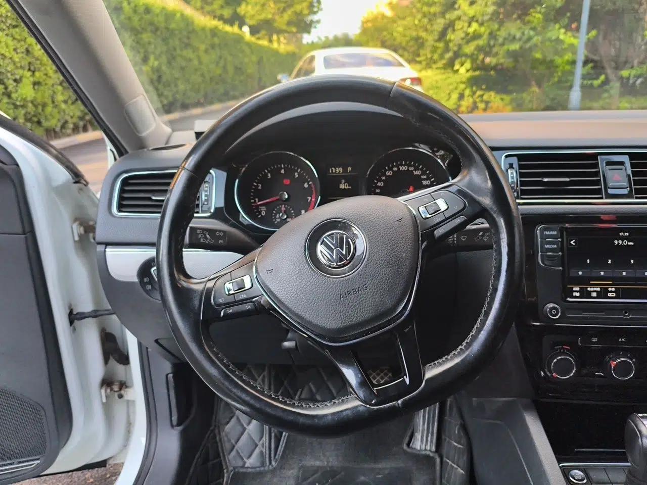 Volkswagen Sagitar 2017 230TSI Automatic Comfort Version — миниатюра 10