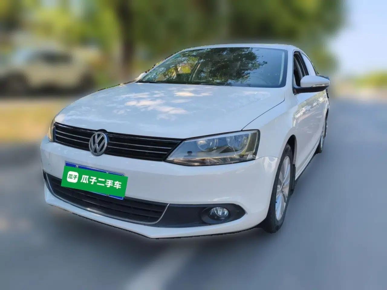 Volkswagen Sagitar 2012 1.6L Automatic Comfort Edition — миниатюра 1