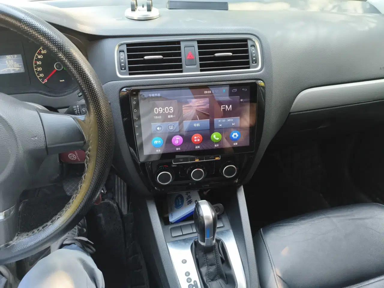 Volkswagen Sagitar 2012 1.6L Automatic Comfort Edition — миниатюра 13