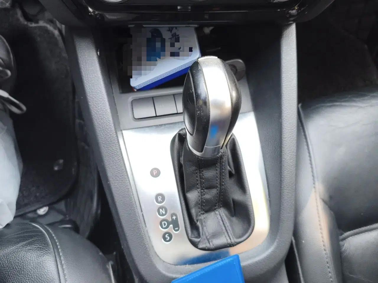 Volkswagen Sagitar 2012 1.6L Automatic Comfort Edition — миниатюра 14