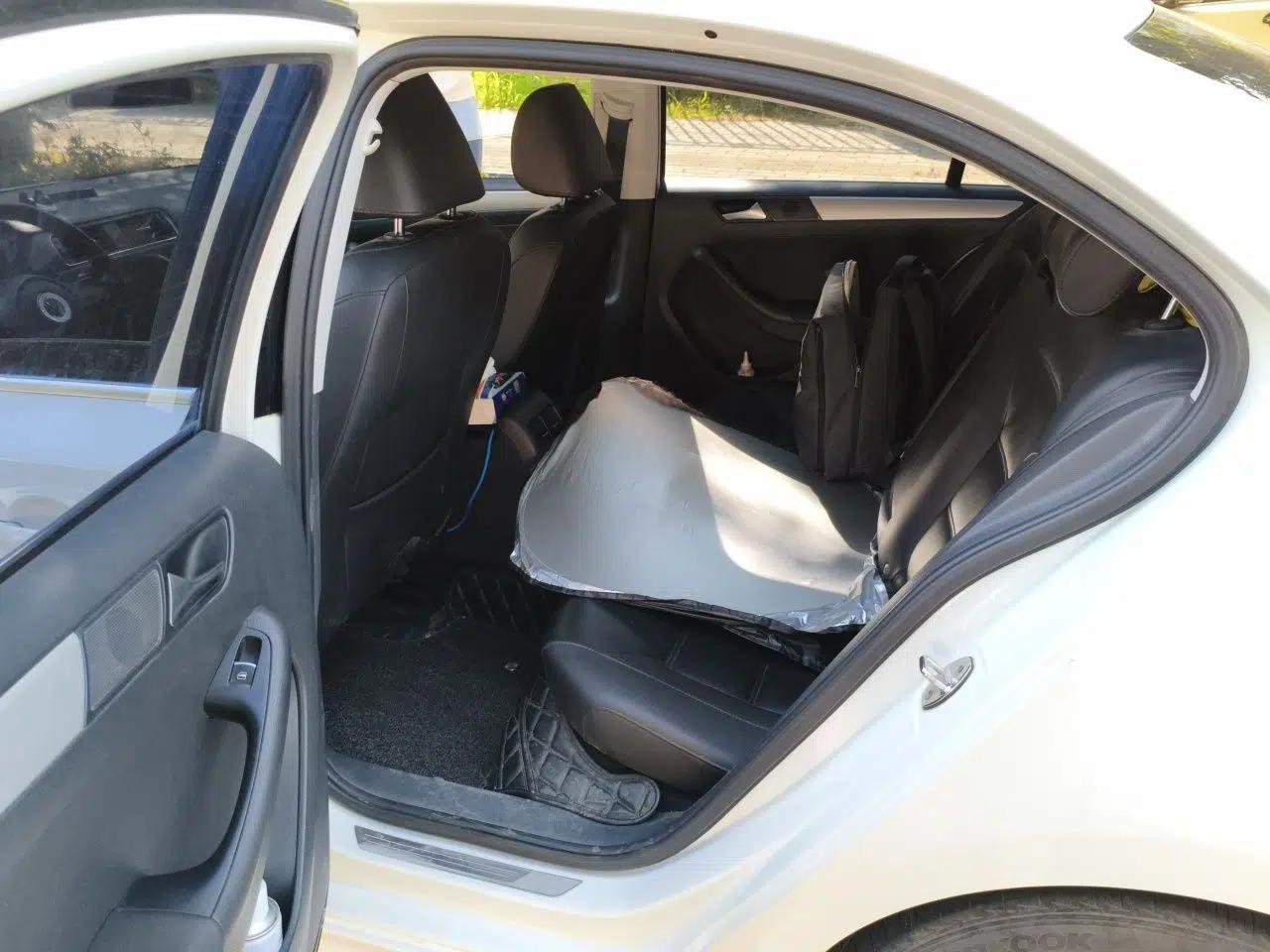 Volkswagen Sagitar 2012 1.6L Automatic Comfort Edition — миниатюра 17