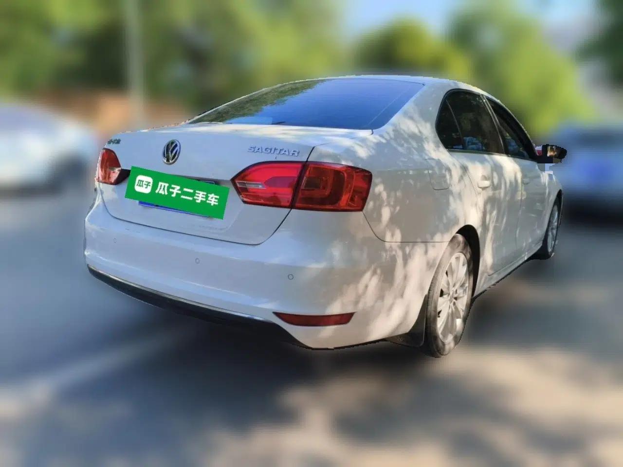 Volkswagen Sagitar 2012 1.6L Automatic Comfort Edition — миниатюра 6