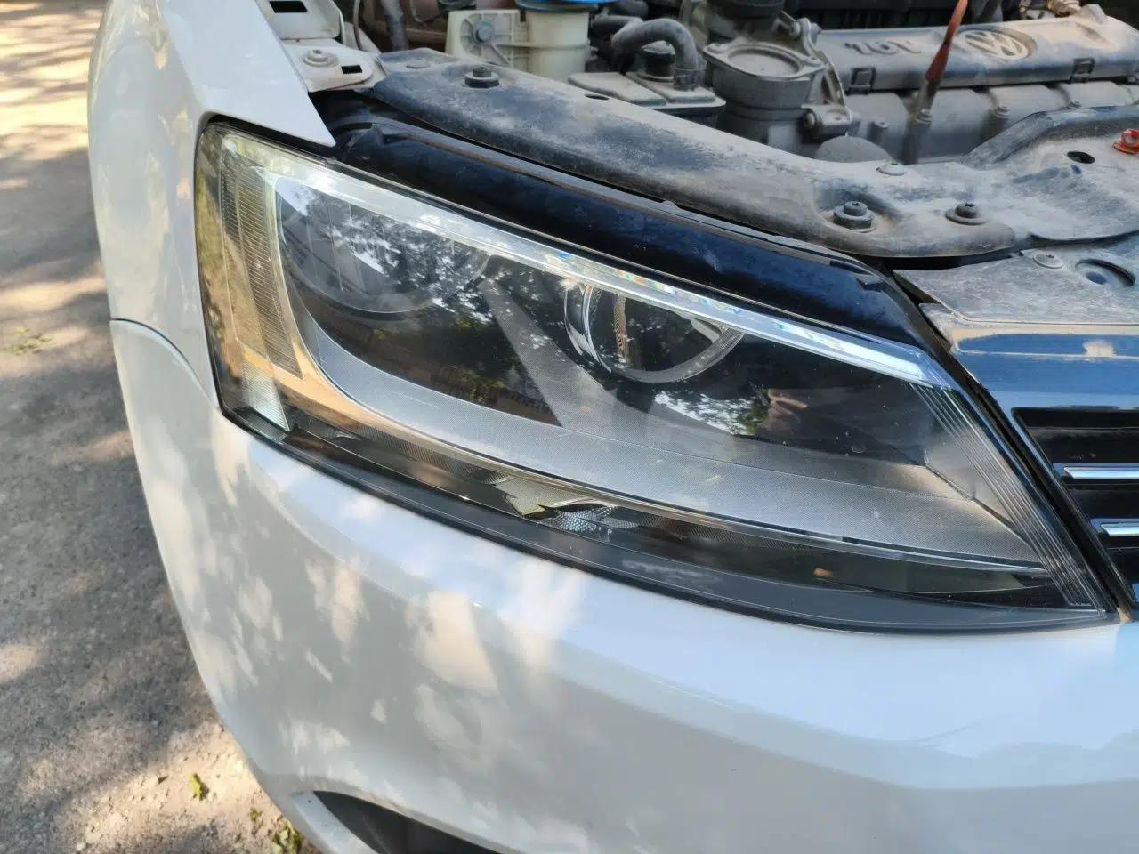 Volkswagen Sagitar 2012 1.6L Automatic Comfort Edition — миниатюра 7