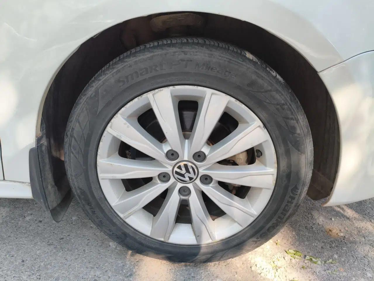 Volkswagen Sagitar 2012 1.6L Automatic Comfort Edition — миниатюра 8