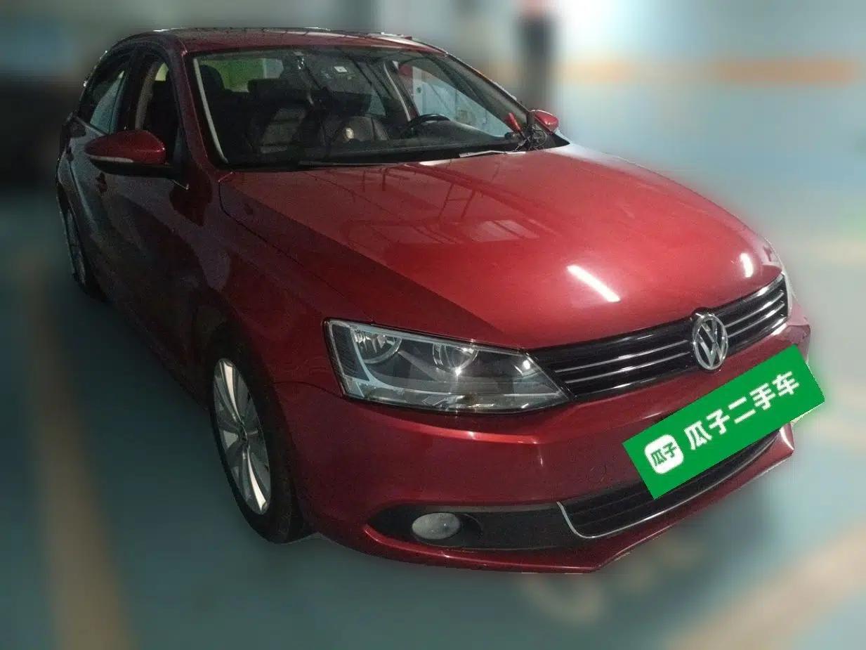Volkswagen Sagitar 2014 1.6L Automatic Comfort Model — миниатюра 3
