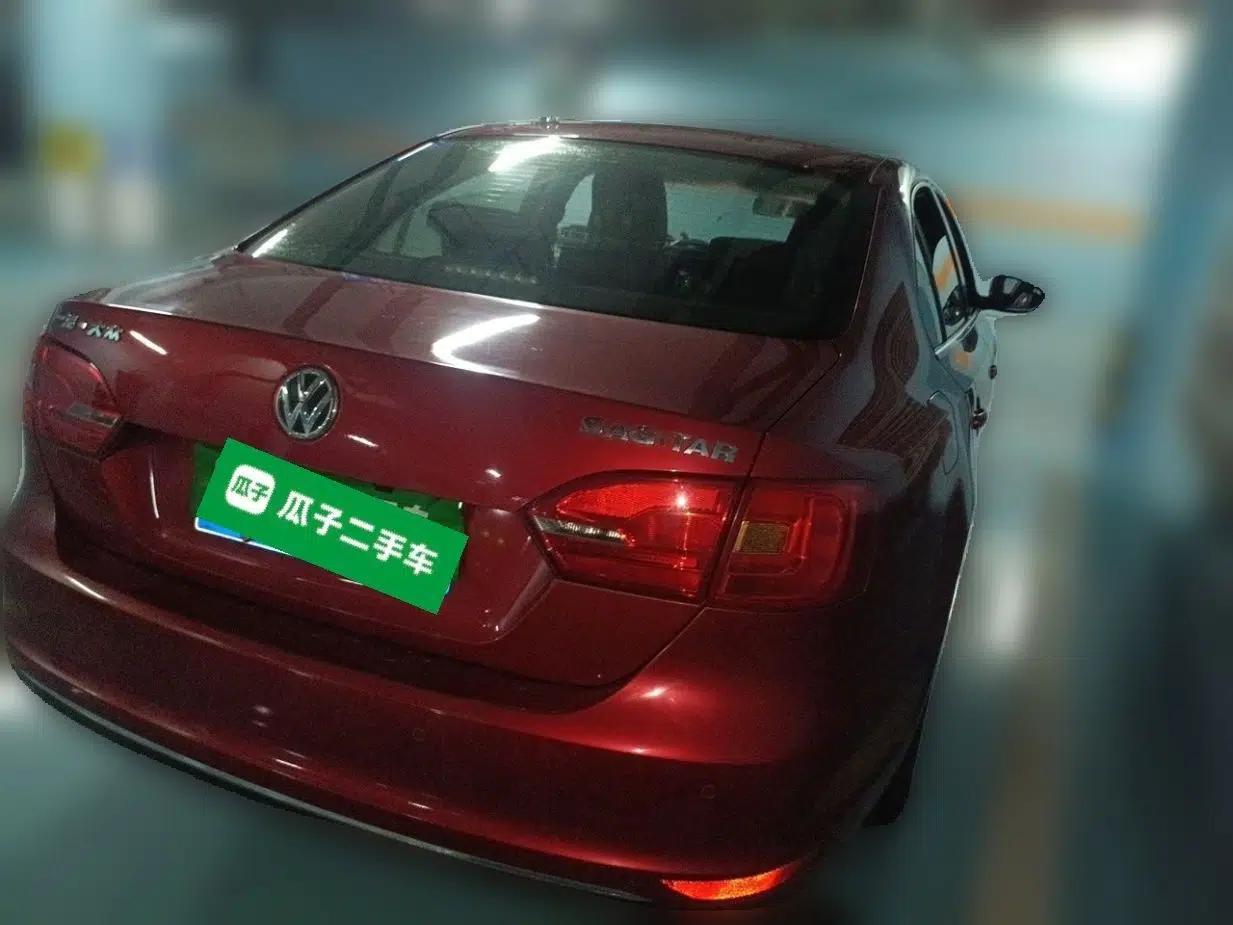 Volkswagen Sagitar 2014 1.6L Automatic Comfort Model — миниатюра 6