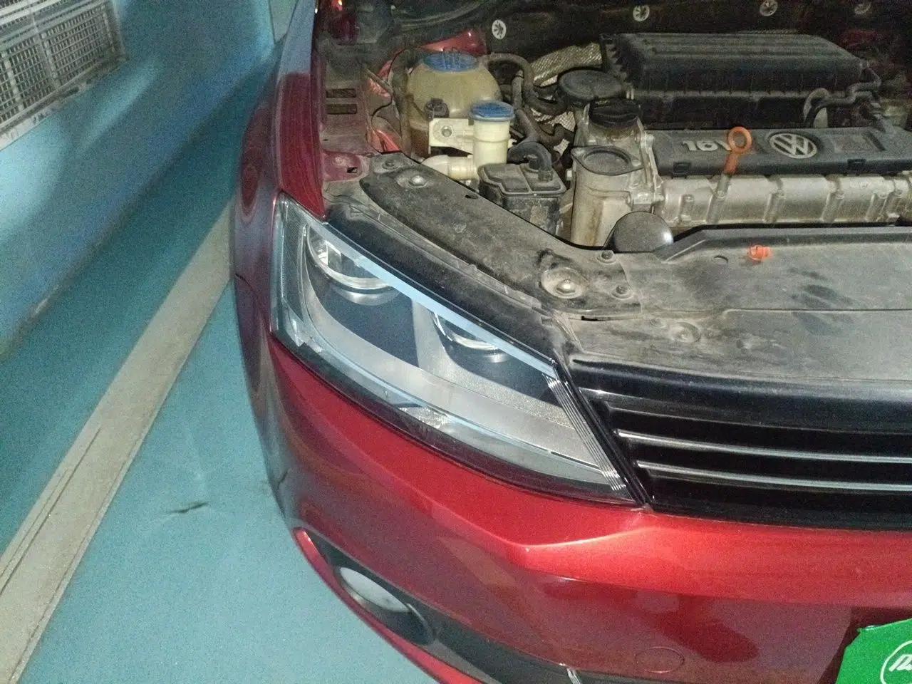 Volkswagen Sagitar 2014 1.6L Automatic Comfort Model — миниатюра 7