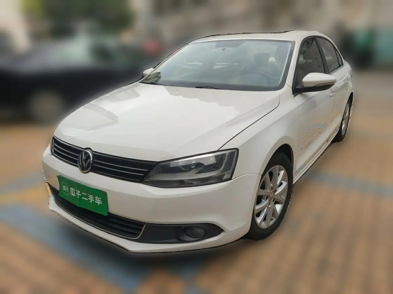 Volkswagen Sagitar 2012 1.6L Automatic Comfort Edition — миниатюра 1