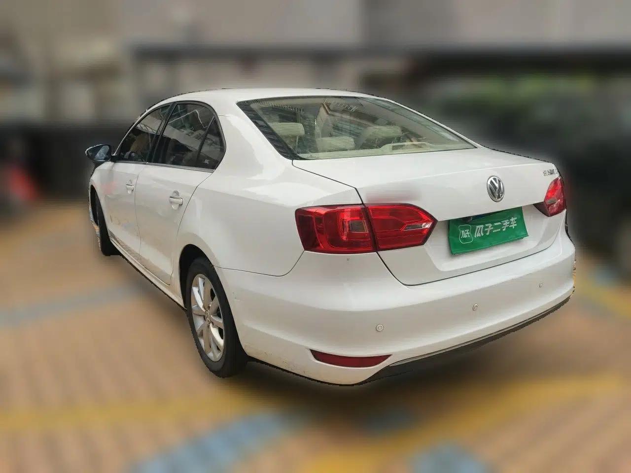 Volkswagen Sagitar 2012 1.6L Automatic Comfort Edition — миниатюра 4