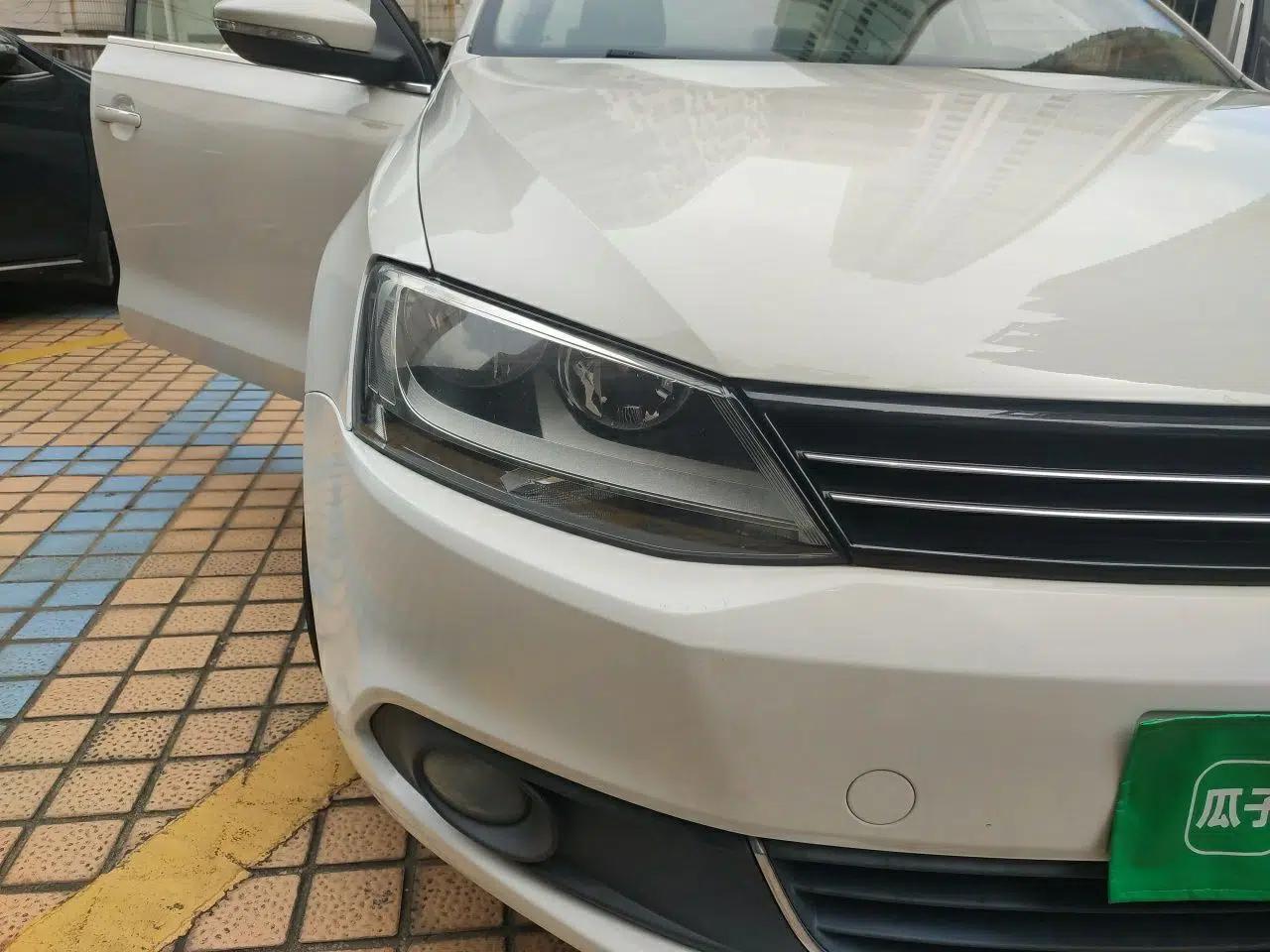 Volkswagen Sagitar 2012 1.6L Automatic Comfort Edition — миниатюра 7