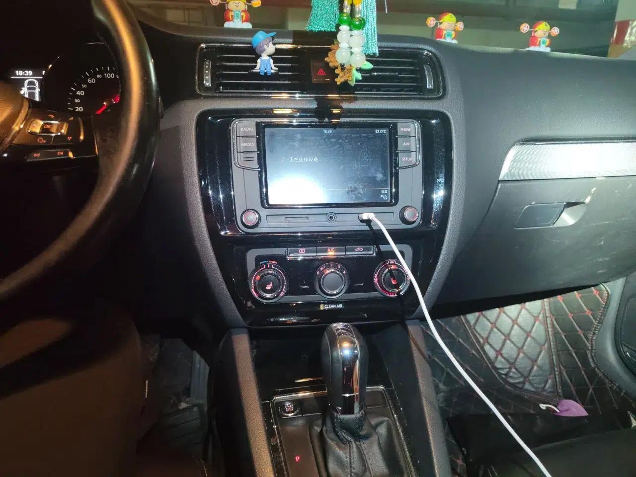 Volkswagen Sagitar 2018 180TSI DSG Prestige Edition — миниатюра 13