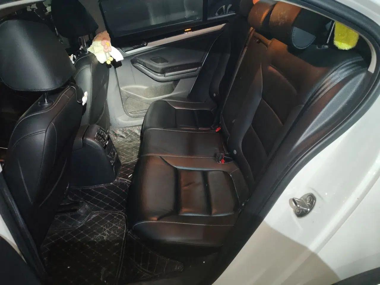 Volkswagen Sagitar 2018 180TSI DSG Prestige Edition — миниатюра 17