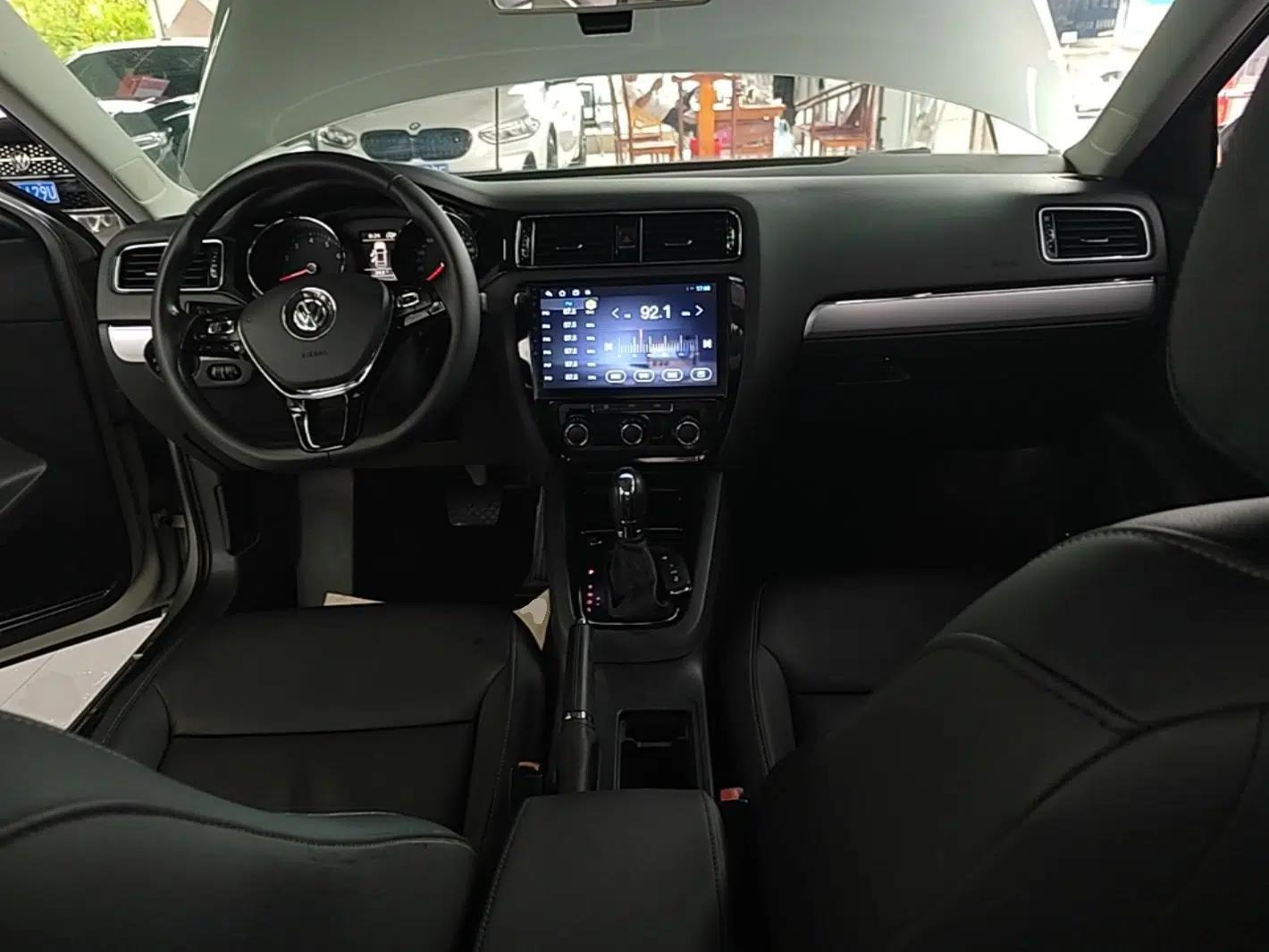 Volkswagen Sagitar 2018 280TSI DSG Comfort Model — миниатюра 18