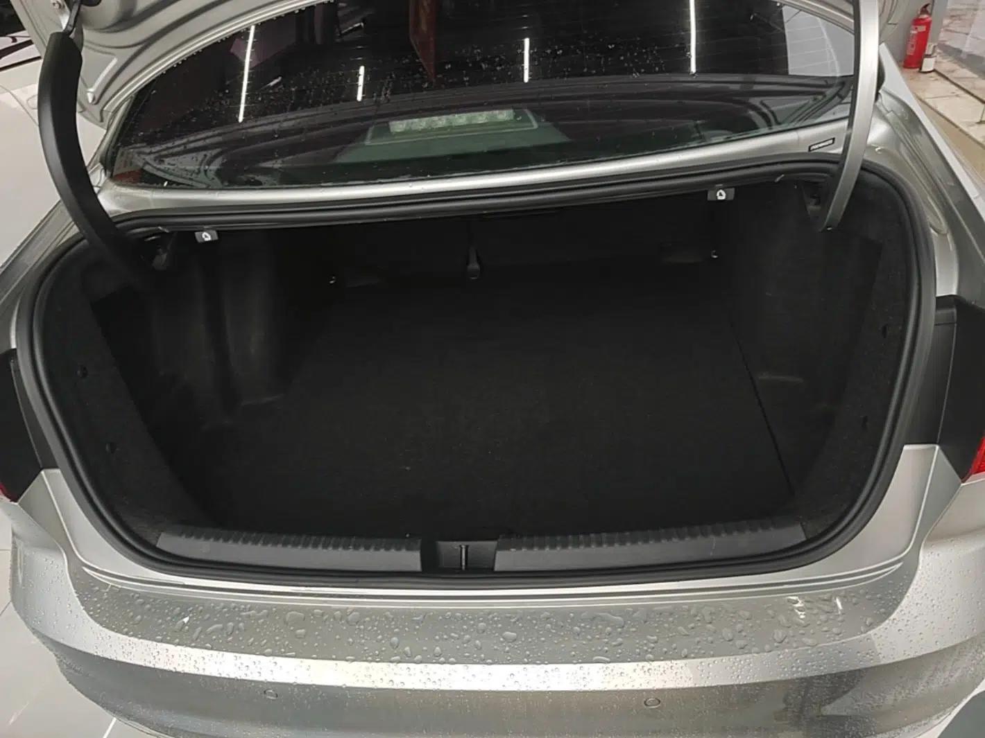 Volkswagen Sagitar 2018 280TSI DSG Comfort Model — миниатюра 28