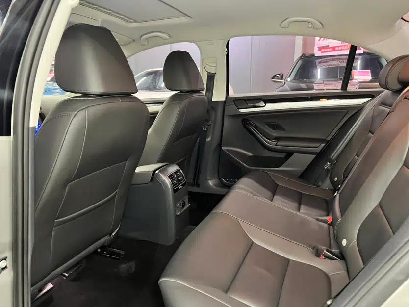 Volkswagen Sagitar 2018 280TSI DSG Comfort Model — миниатюра 31