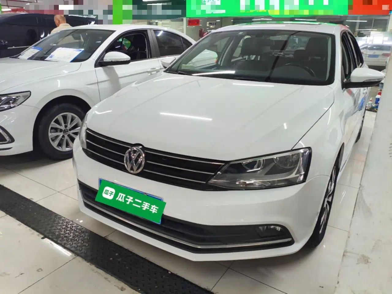 Volkswagen Sagitar 2018 1.6L Automatic Comfort Model — миниатюра 1