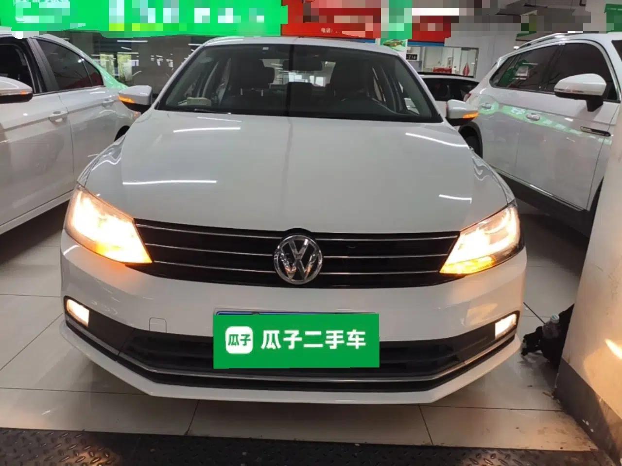 Volkswagen Sagitar 2018 1.6L Automatic Comfort Model — миниатюра 2