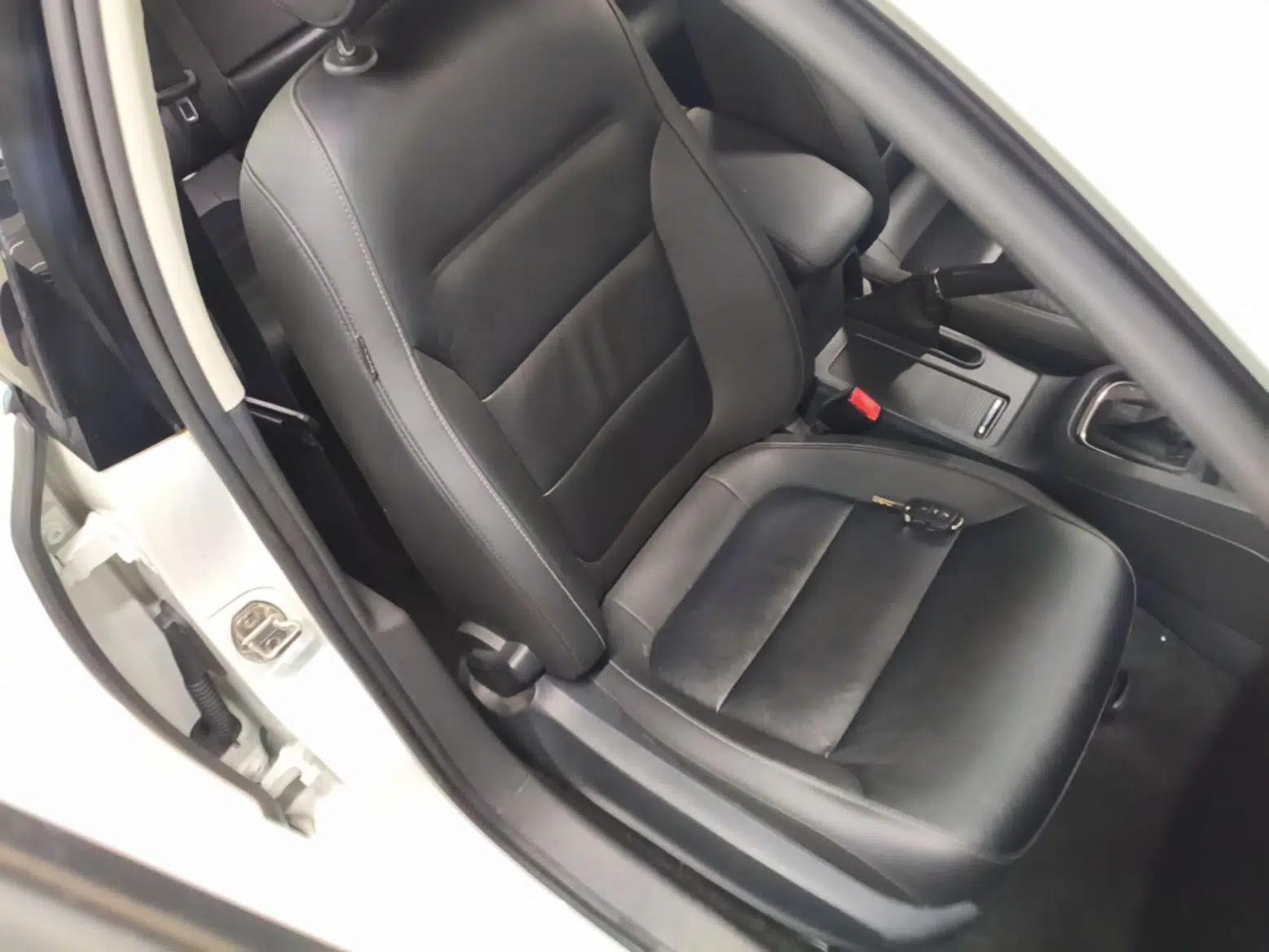 Volkswagen Sagitar 2018 1.6L Automatic Comfort Model — миниатюра 19