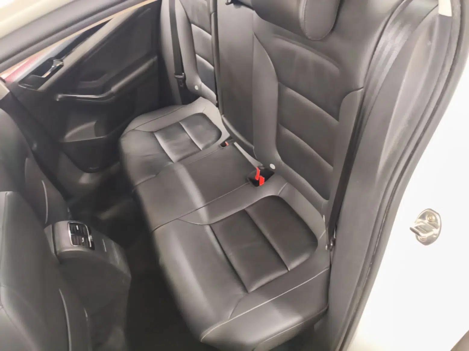 Volkswagen Sagitar 2018 1.6L Automatic Comfort Model — миниатюра 20