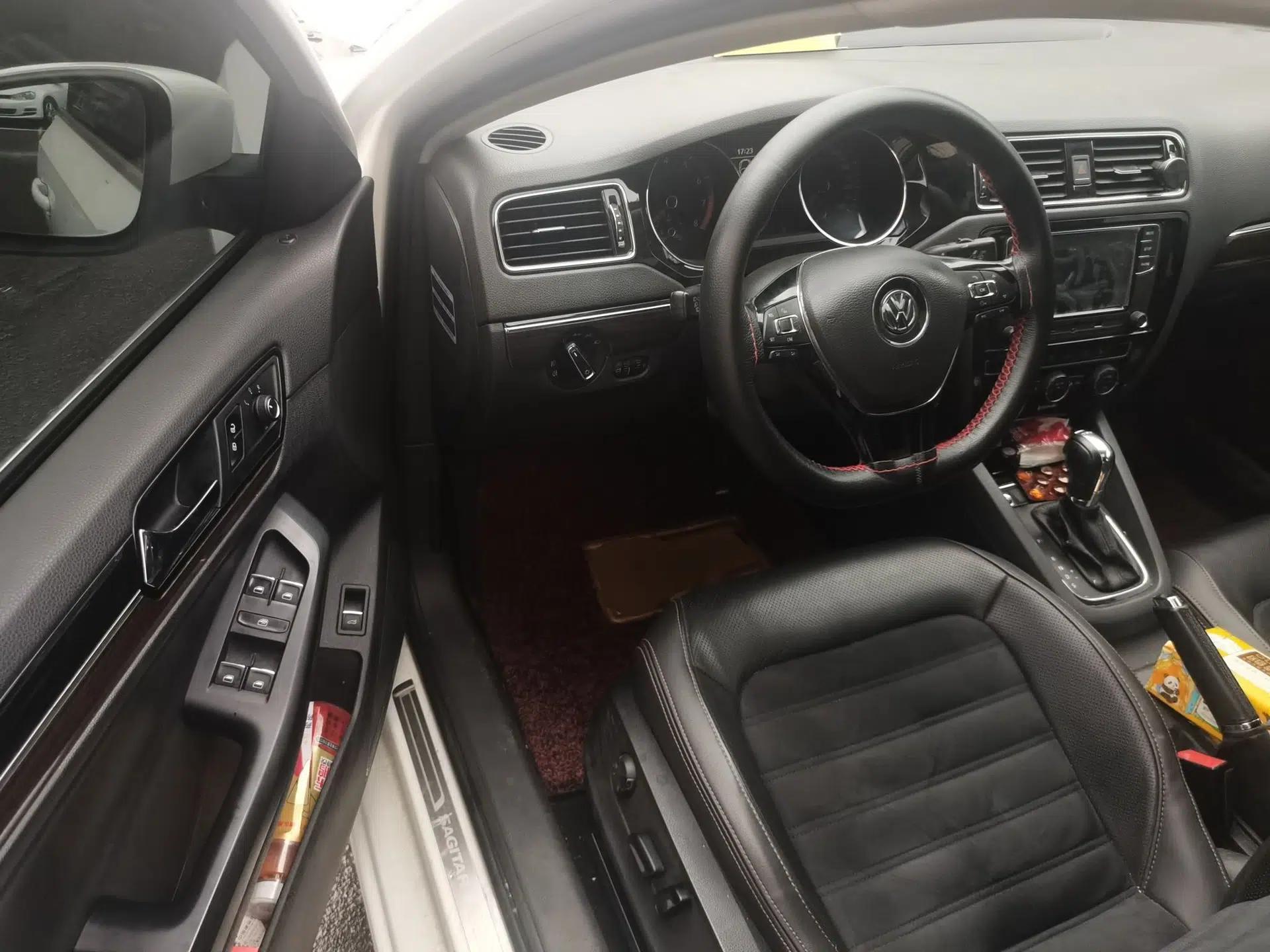 Volkswagen Sagitar 2017 230TSI Automatic Luxury Edition — миниатюра 16