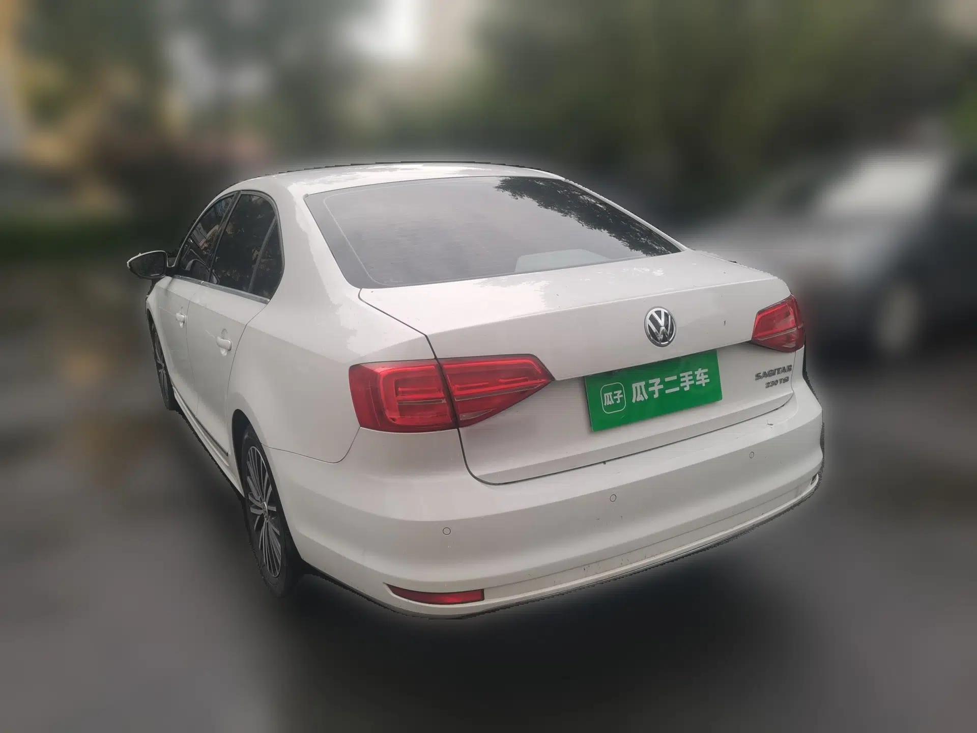 Volkswagen Sagitar 2017 230TSI Automatic Luxury Edition — миниатюра 4