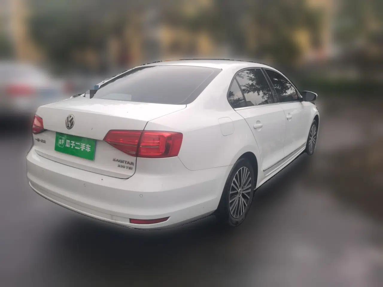 Volkswagen Sagitar 2017 230TSI Automatic Luxury Edition — миниатюра 6