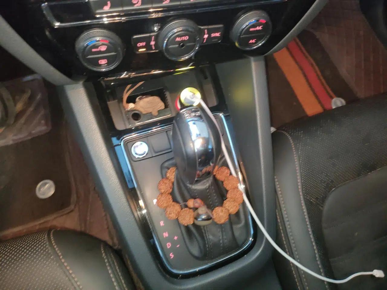 Volkswagen Sagitar 2017 230TSI Automatic Luxury Edition — миниатюра 14