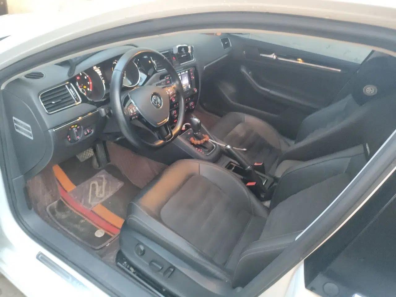 Volkswagen Sagitar 2017 230TSI Automatic Luxury Edition — миниатюра 15