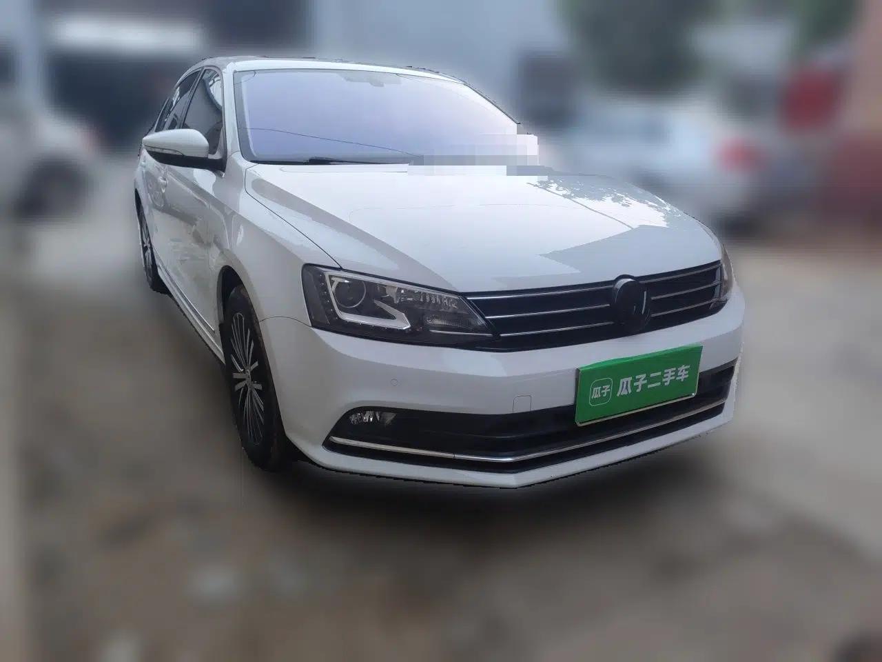 Volkswagen Sagitar 2017 230TSI Automatic Luxury Edition — миниатюра 3