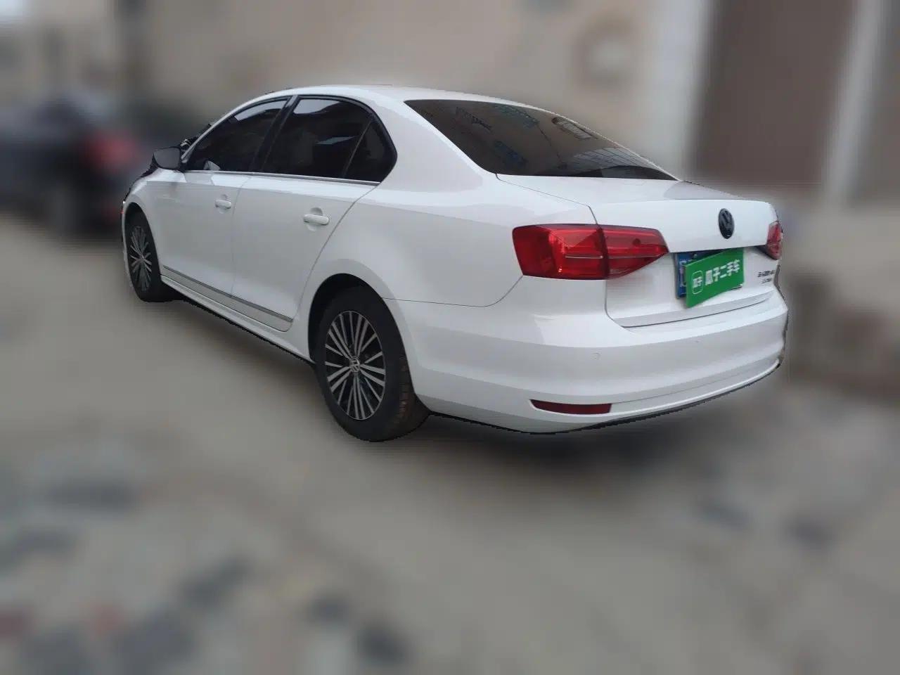 Volkswagen Sagitar 2017 230TSI Automatic Luxury Edition — миниатюра 4