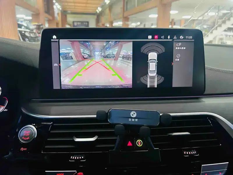2023 BMW 5 Series 530Li xDrive M Sport Package — миниатюра 9
