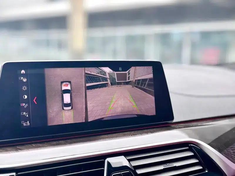 2019 BMW 5 Series 530Li Luxury M Sport Package — миниатюра 4