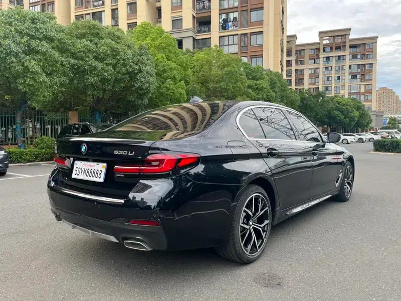 2023 BMW 5 Series 530Li Luxury M Sport Package — миниатюра 7