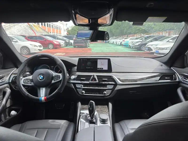 2018 BMW 5 Series 525Li M Sport Package — миниатюра 6