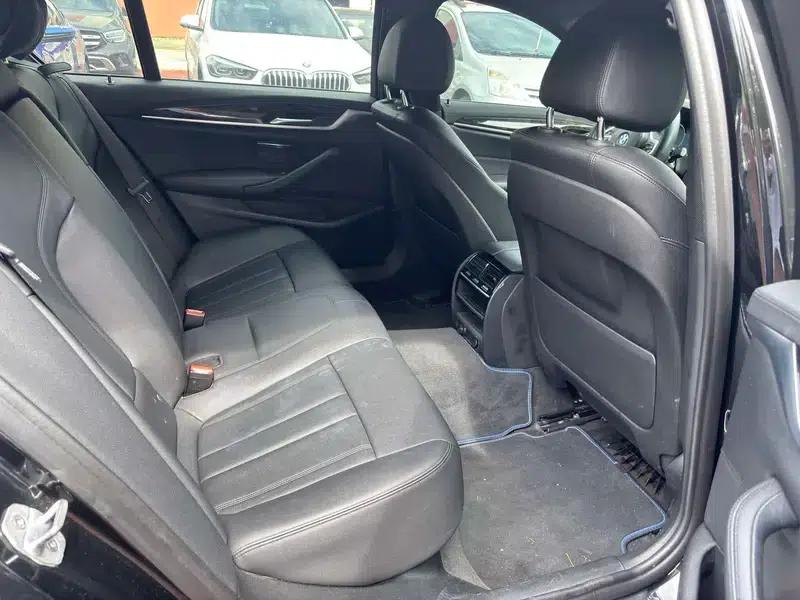 2018 BMW 5 Series 525Li M Sport Package — миниатюра 10