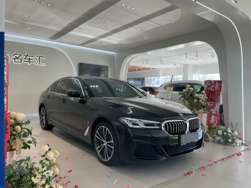 2023 BMW 5 Series 530Li Leading Edition M Sport Package — миниатюра 3