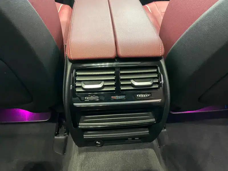 2023 BMW 5 Series 530Li Leading Edition M Sport Package — миниатюра 8