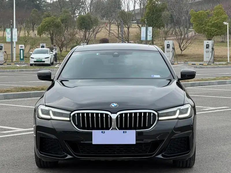 2022 BMW 5 Series 530Li Leading Edition M Sport Package — миниатюра 2