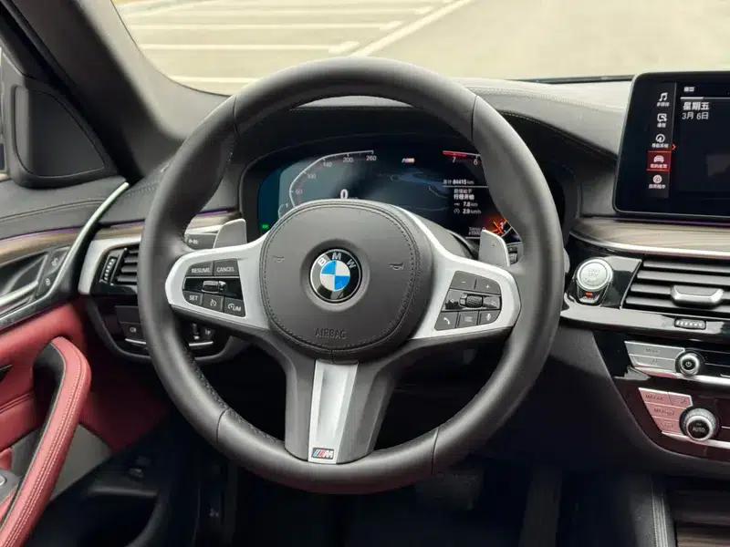 2022 BMW 5 Series 530Li Leading Edition M Sport Package — миниатюра 11
