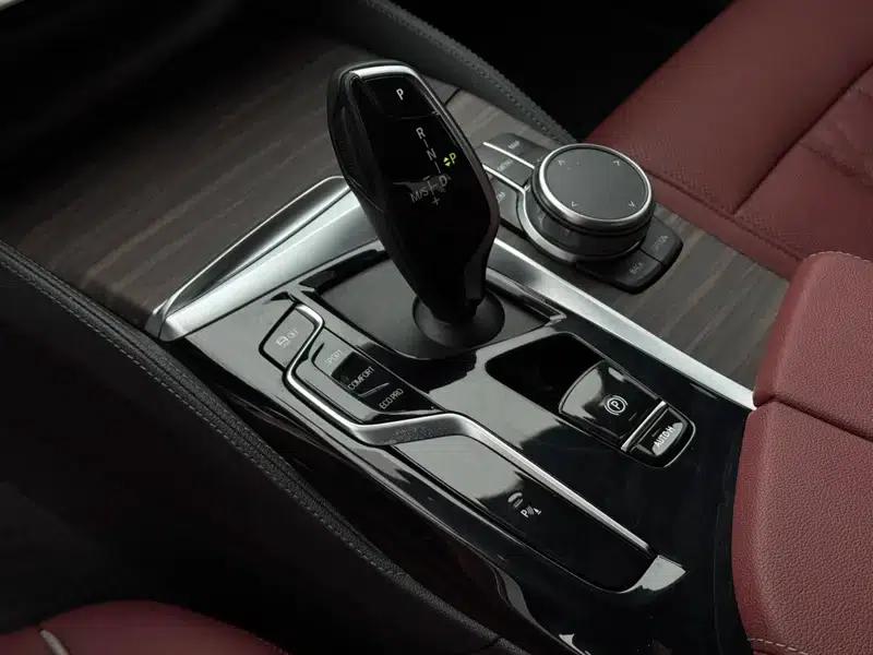 2022 BMW 5 Series 530Li Leading Edition M Sport Package — миниатюра 12