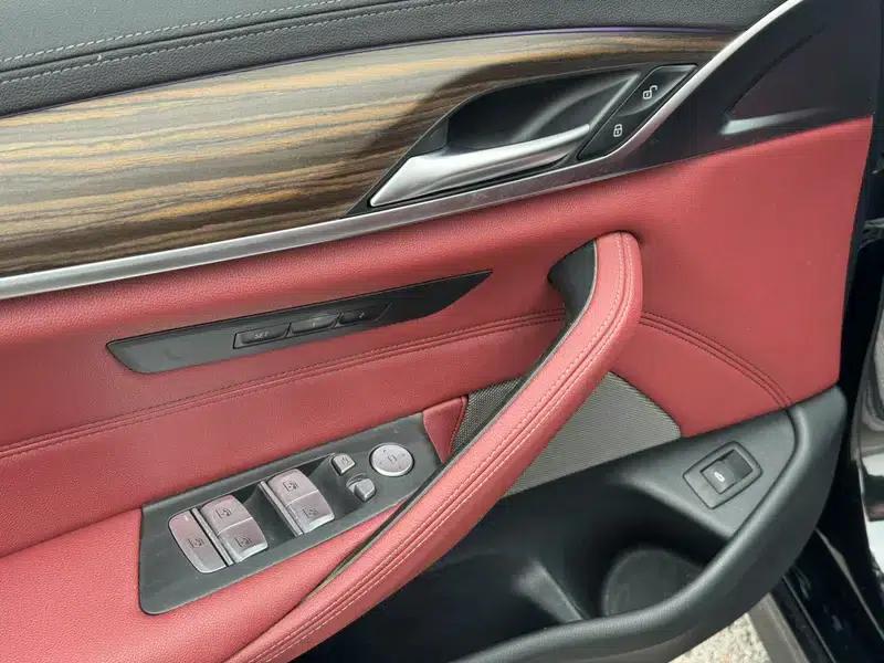 2022 BMW 5 Series 530Li Leading Edition M Sport Package — миниатюра 18