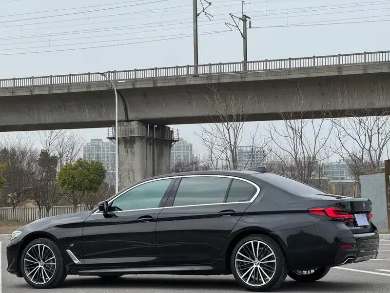 2022 BMW 5 Series 530Li Leading Edition M Sport Package — миниатюра 4