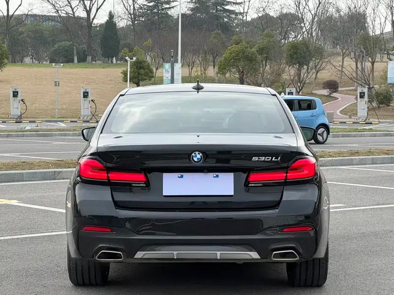 2022 BMW 5 Series 530Li Leading Edition M Sport Package — миниатюра 5