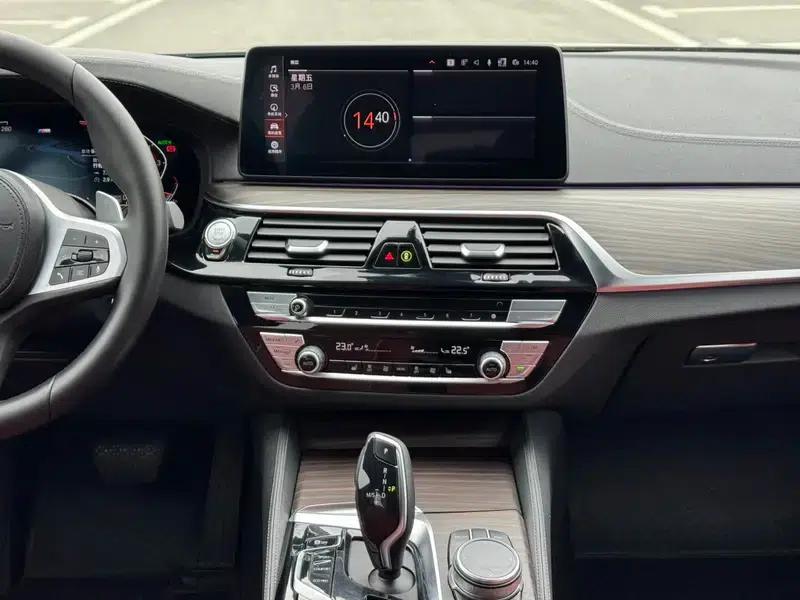 2022 BMW 5 Series 530Li Leading Edition M Sport Package — миниатюра 10